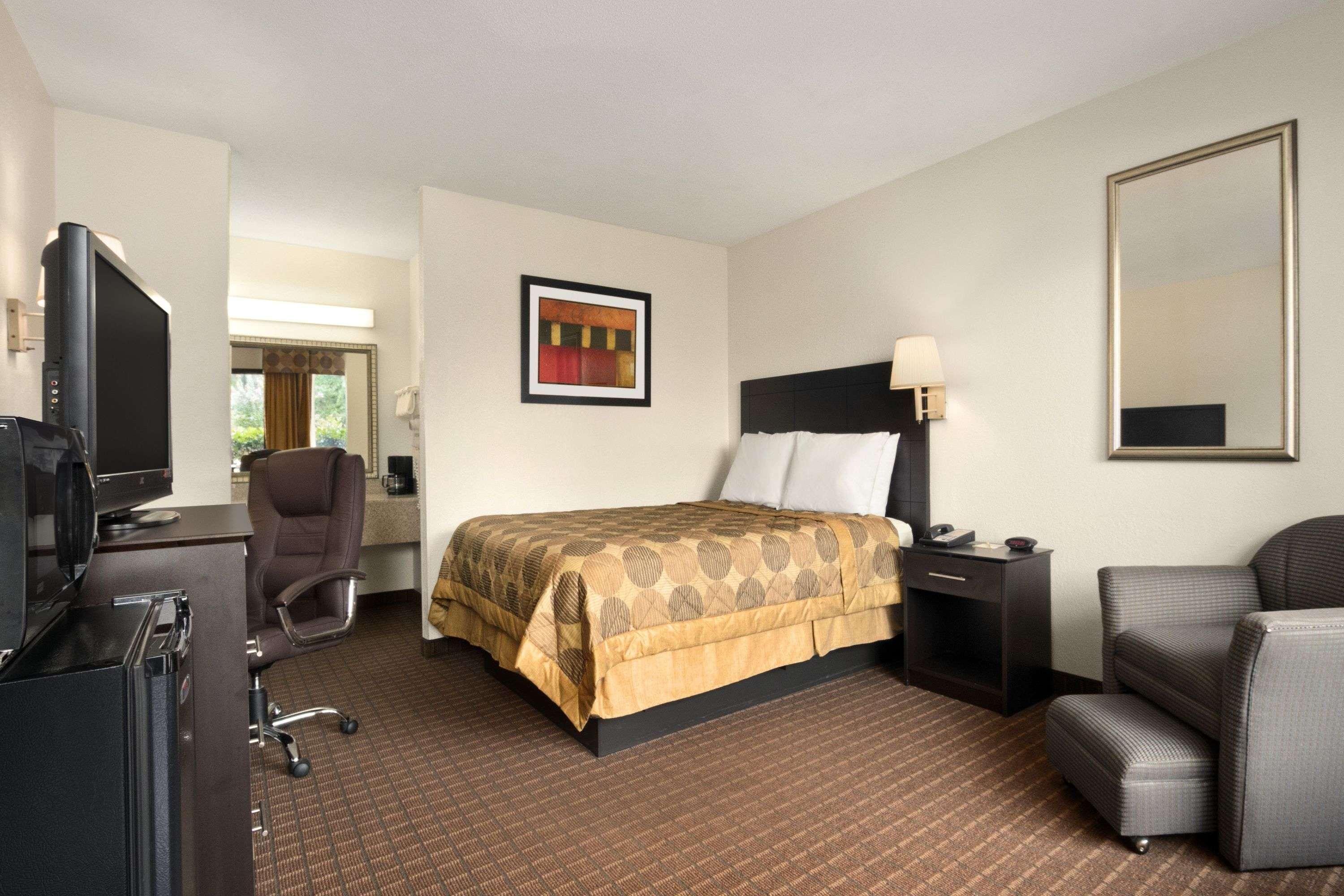 Days Inn By Wyndham Port Royal/Near Parris Island Buitenkant foto