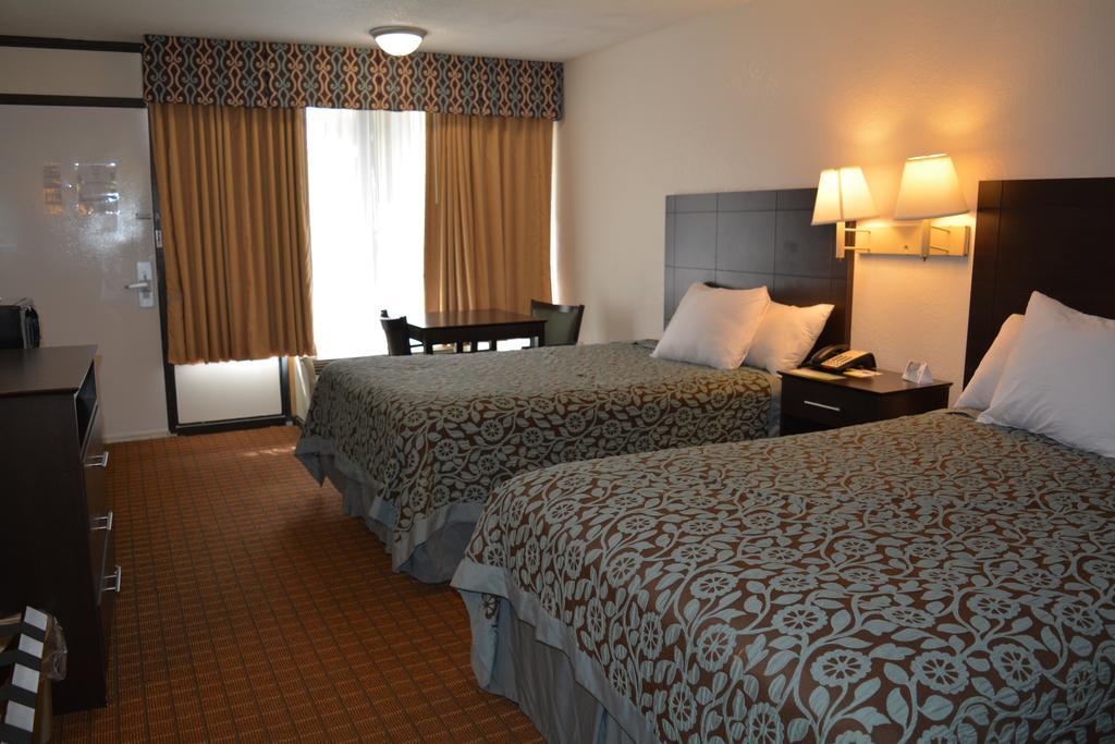 Days Inn By Wyndham Port Royal/Near Parris Island Buitenkant foto